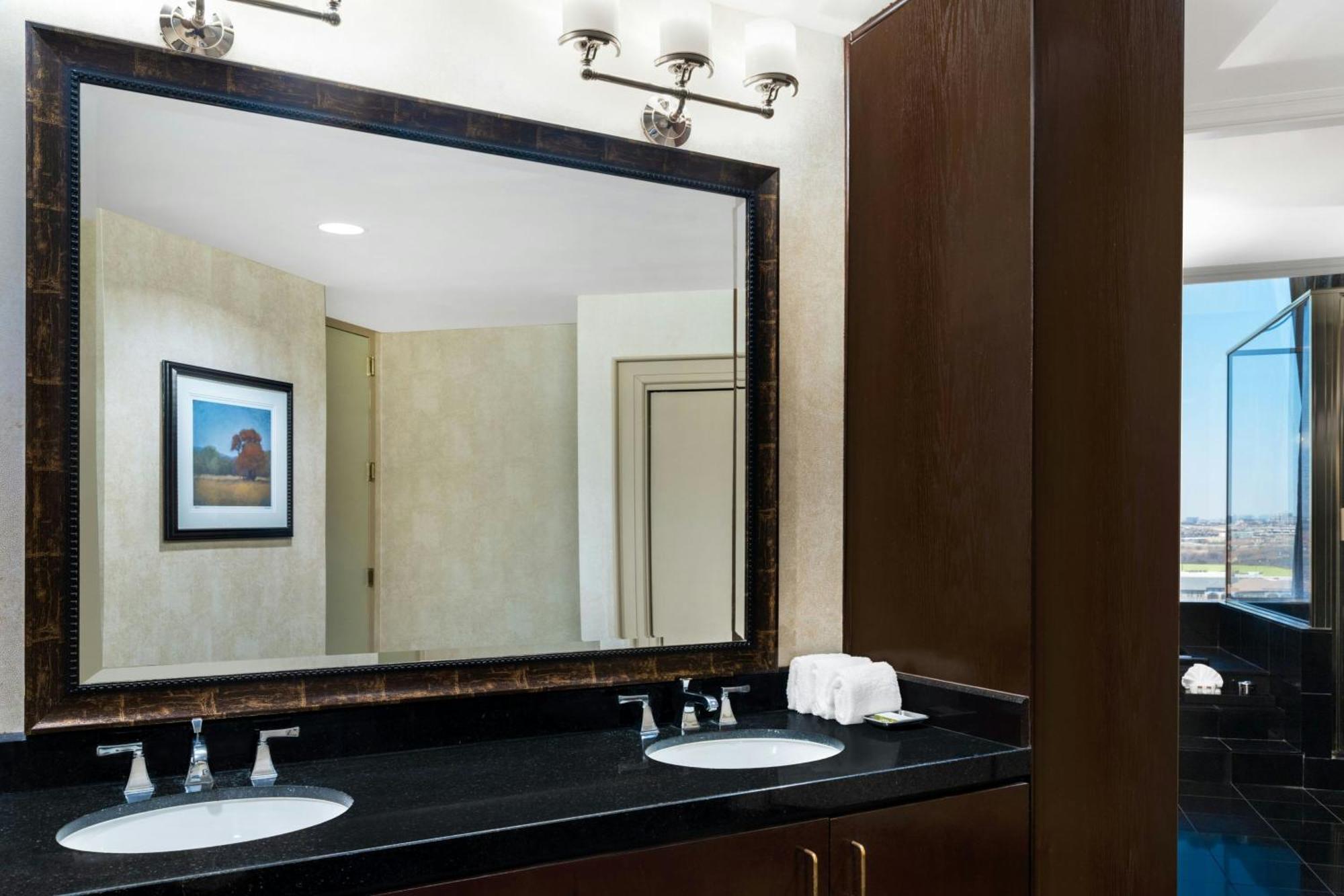 Renaissance Dallas North Hotel Farmers Branch Eksteriør bilde