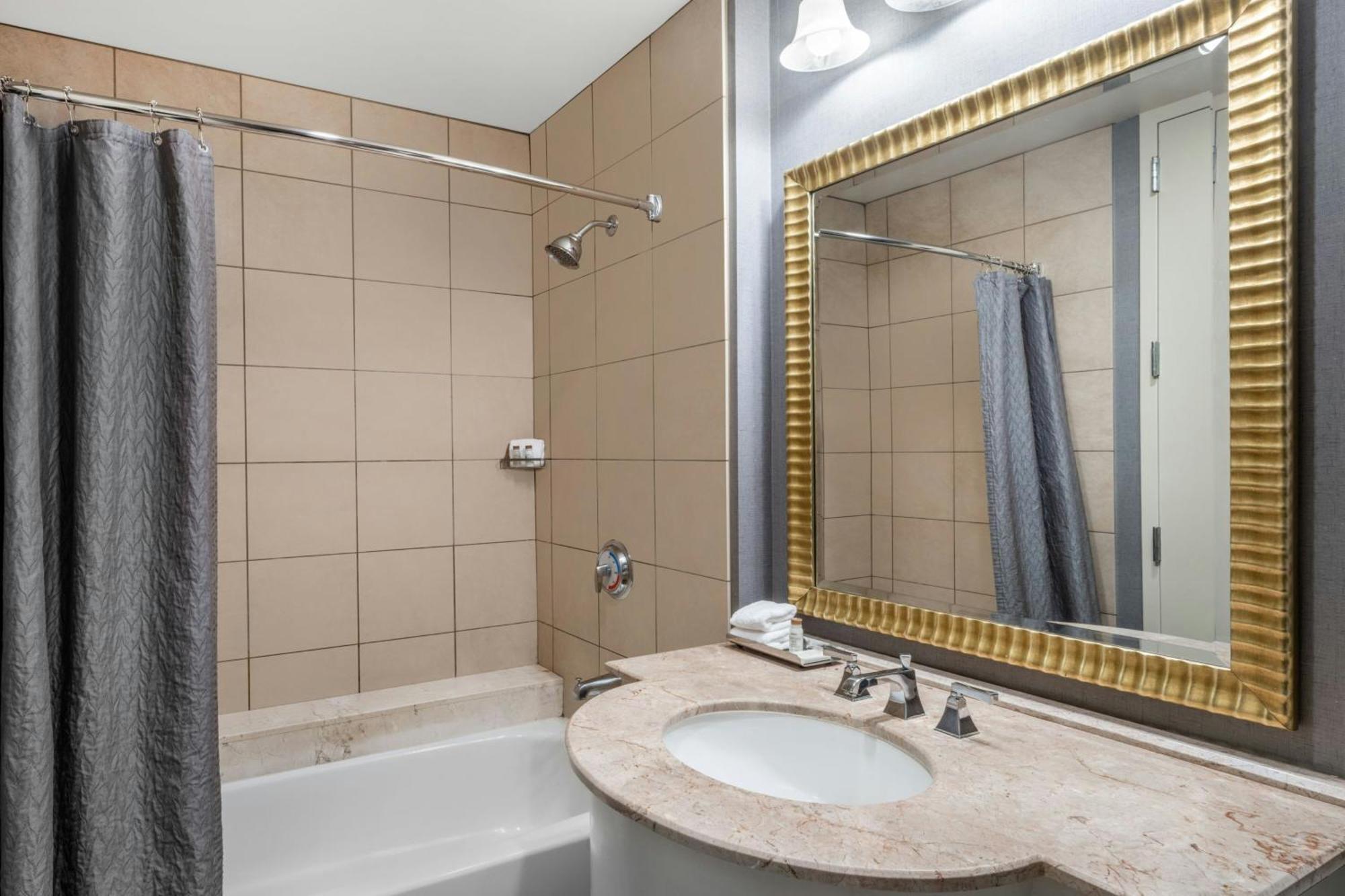 Renaissance Dallas North Hotel Farmers Branch Eksteriør bilde